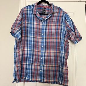 NWT - GAP Men’s shirt